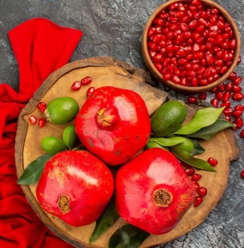 دانلود آهنگ شب یلدا شب عشق و شب شور و ترانه