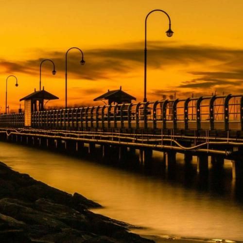 دانلود آهنگ بذار سر روی شونم گریه سر کن