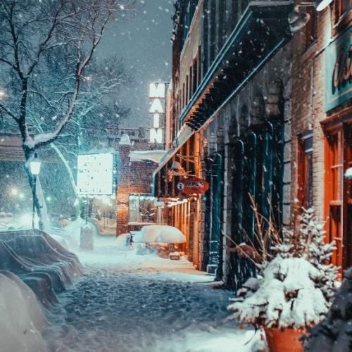 دانلود آهنگ حالا تو اونور دنیا من اینجا بدون تو موندم تنها