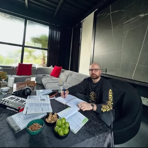 دانلود آهنگ جدید دو دستی از هیپهاپولوژیست